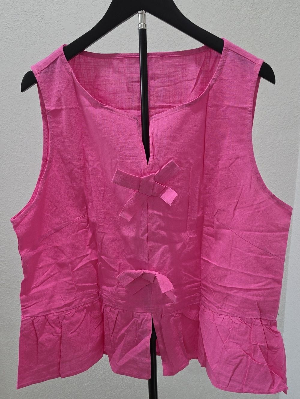 Women's Sleeveless Bow-Detail Camisole in Bright Pink